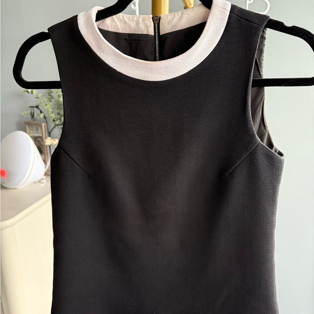 Black and White Fitted Tank Top with Bib Collar